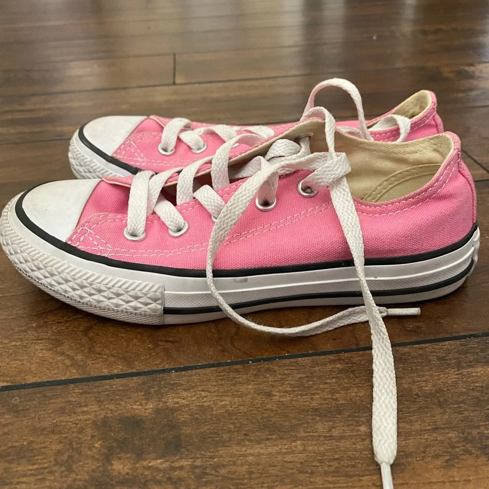 Pink Converse - Picture 2 of 6